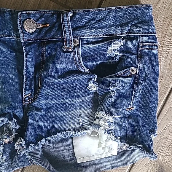 American Eagle Short Shorts - Picture 3 of 8